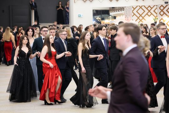 Bal Studniówkowy Zespołu Szkół Elektronicznych w Atelii. 