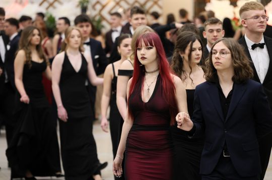 Bal Studniówkowy Zespołu Szkół Elektronicznych w Atelii. 