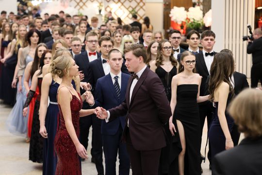 Bal Studniówkowy Zespołu Szkół Elektronicznych w Atelii. 