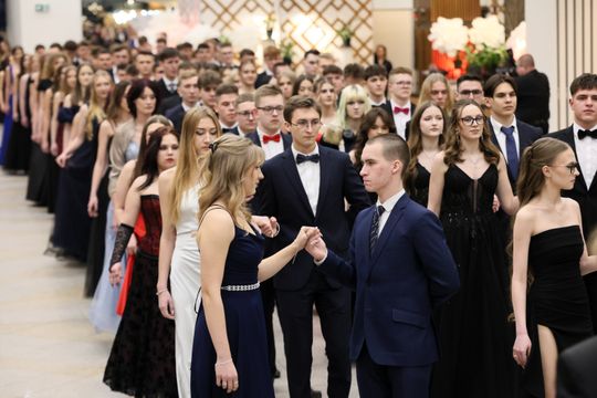 Bal Studniówkowy Zespołu Szkół Elektronicznych w Atelii. 