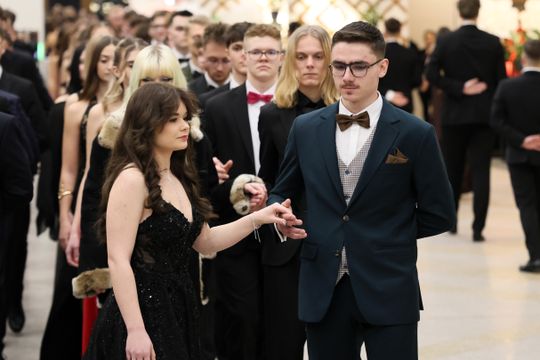 Bal Studniówkowy Zespołu Szkół Elektronicznych w Atelii. 