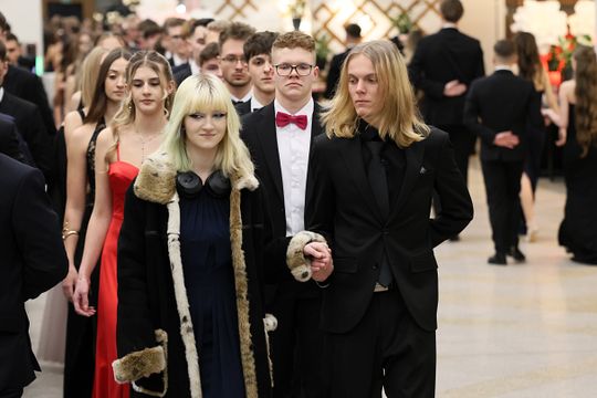 Bal Studniówkowy Zespołu Szkół Elektronicznych w Atelii. 