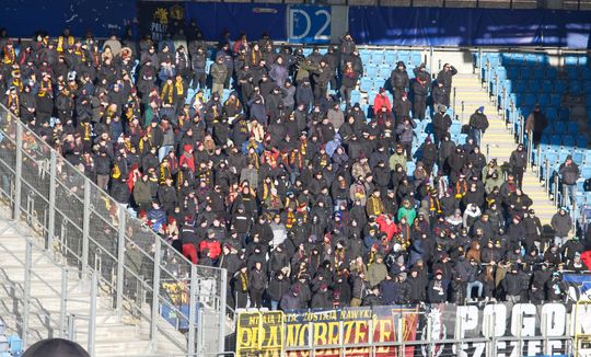 To był mecz dla wytrwałych. Motor w arktycznych warunkach pokonuje przyjezdnych ze Szczecina. Zobacz zdjęcia kibiców.