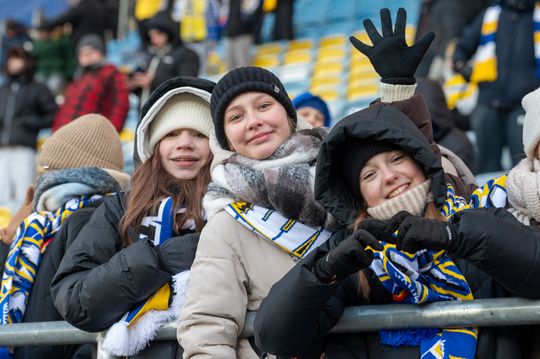 To był mecz dla wytrwałych. Motor w arktycznych warunkach pokonuje przyjezdnych ze Szczecina. Zobacz zdjęcia kibiców.