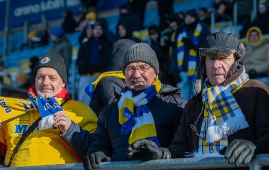 To był mecz dla wytrwałych. Motor w arktycznych warunkach pokonuje przyjezdnych ze Szczecina. Zobacz zdjęcia kibiców.