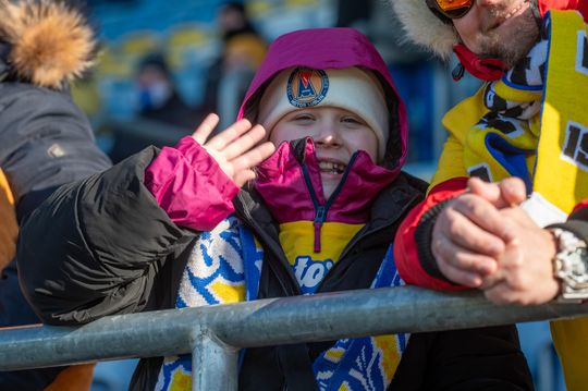 To był mecz dla wytrwałych. Motor w arktycznych warunkach pokonuje przyjezdnych ze Szczecina. Zobacz zdjęcia kibiców.