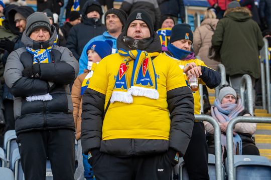 To był mecz dla wytrwałych. Motor w arktycznych warunkach pokonuje przyjezdnych ze Szczecina. Zobacz zdjęcia kibiców.