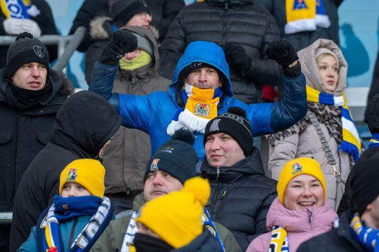 To był mecz dla wytrwałych. Motor w arktycznych warunkach pokonuje przyjezdnych ze Szczecina. Zobacz zdjęcia kibiców.