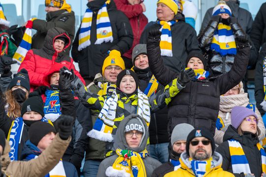 To był mecz dla wytrwałych. Motor w arktycznych warunkach pokonuje przyjezdnych ze Szczecina. Zobacz zdjęcia kibiców.