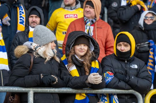 To był mecz dla wytrwałych. Motor w arktycznych warunkach pokonuje przyjezdnych ze Szczecina. Zobacz zdjęcia kibiców.