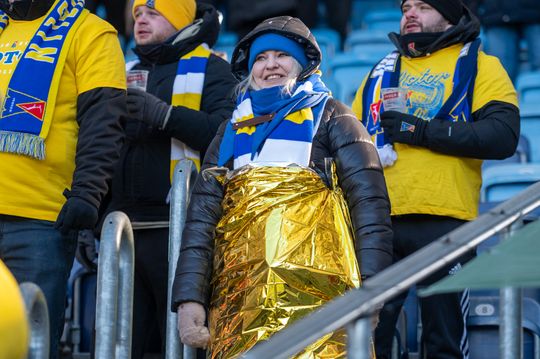 To był mecz dla wytrwałych. Motor w arktycznych warunkach pokonuje przyjezdnych ze Szczecina. Zobacz zdjęcia kibiców.