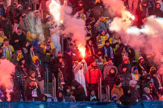 To był mecz dla wytrwałych. Motor w arktycznych warunkach pokonuje przyjezdnych ze Szczecina. Zobacz zdjęcia kibiców.