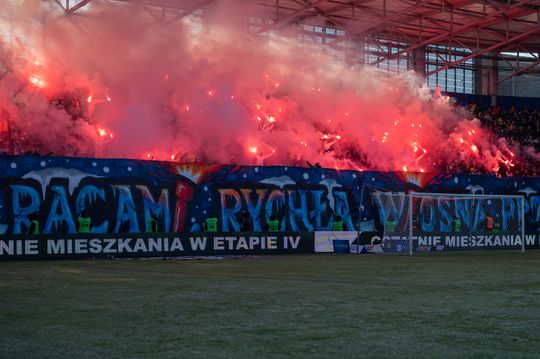 To był mecz dla wytrwałych. Motor w arktycznych warunkach pokonuje przyjezdnych ze Szczecina. Zobacz zdjęcia kibiców.