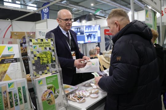 Agro - park. Pokaz nowoczesnego sprzętu rolniczego w halach Targów Lublin. 