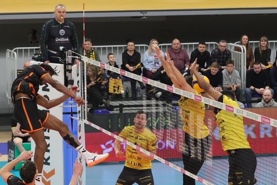 Niespodziewana porażka Luk Bogdanki z gośćmi z Lwowa. 