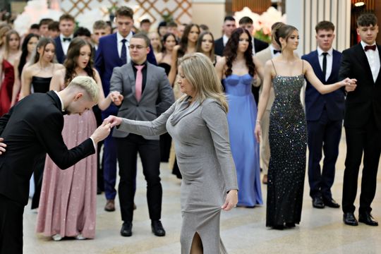 Studniówka Liceum Ogólnokształcącego Lubelskiej Akademii WSEI w Atelii.