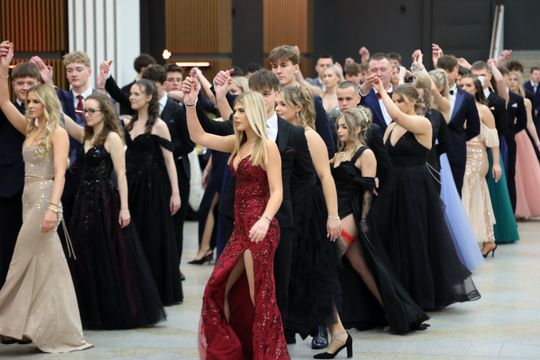 Studniówka Liceum Ogólnokształcącego Lubelskiej Akademii WSEI w Atelii.