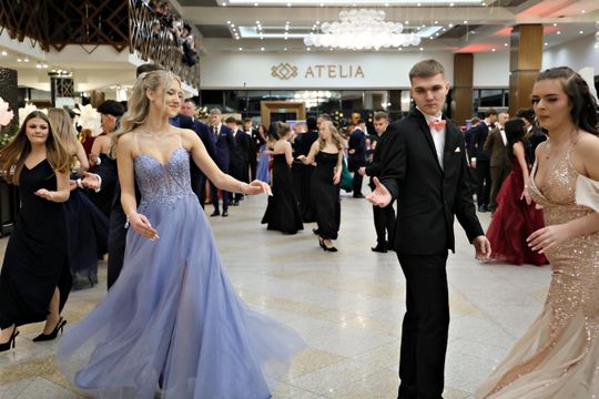 Studniówka Liceum Ogólnokształcącego Lubelskiej Akademii WSEI w Atelii.