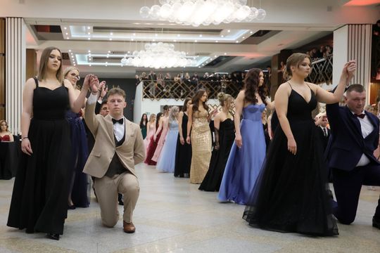 Studniówka Liceum Ogólnokształcącego Lubelskiej Akademii WSEI w Atelii.