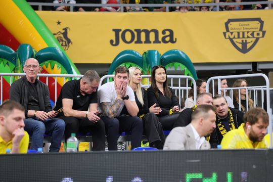 Tak bawili się kibice na meczu siatkarzy. Wsparcie trybun nie pomogło Luk Bogdanka znowu przegrała.