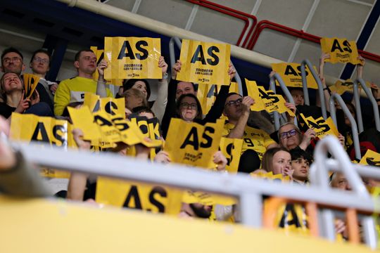 Tak bawili się kibice na meczu siatkarzy. Wsparcie trybun nie pomogło Luk Bogdanka znowu przegrała.