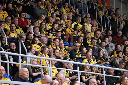 Tak bawili się kibice na meczu siatkarzy. Wsparcie trybun nie pomogło Luk Bogdanka znowu przegrała.