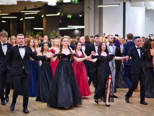 Studniówka Zespołu Szkół Ekonomicznych im. A. i J. Vetterów w Lublinie Studniówka Zespołu Szkół Ekonomicznych im. A. i J. Vetterów w Lublinie