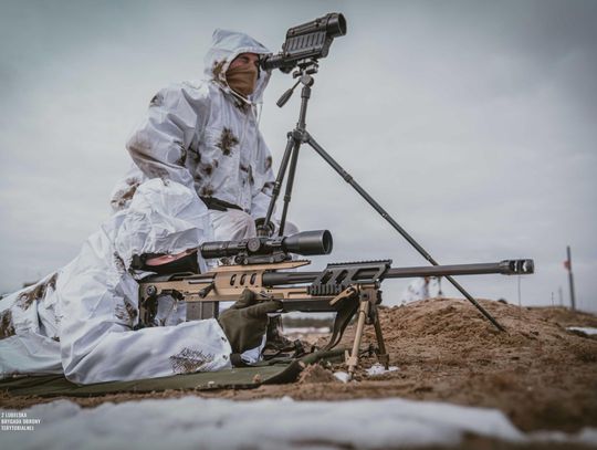 Żołnierze 21 Lubelskiego Batalionu Lekkiej Piechoty na poligonie w Nowej Dębie