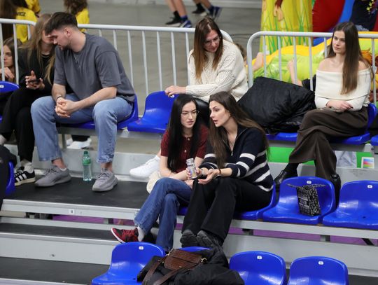 Gorzów odprawiony z kwitkiem. Zobacz kibiców siatkówki w hali globus.