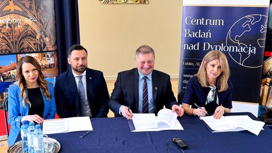 Lubelskie III LO współpracuje z KUL i tworzy klasy dyplomatyczne