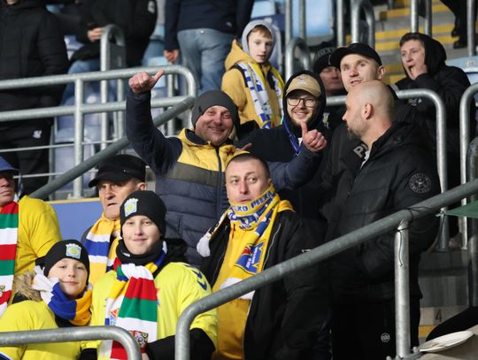 Kibice dumni ze swojej jedenastki. Zobacz zdjęcia fanów na trybunach . Kibice dumni ze swojej jedenastki. Zobacz zdjęcia fanów na trybunach .