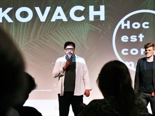 W hali galerii obejrzymy minimalistyczną wystawę Ukraińskiego artysty Pavlo Kovacha - „Hoc est corpus meum”. W hali galerii obejrzymy minimalistyczną wystawę Ukraińskiego artysty Pavlo Kovacha - „Hoc est corpus meum”.