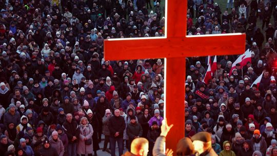 Droga krzyżowa na Majdanku. Wierni modlili się o pokój