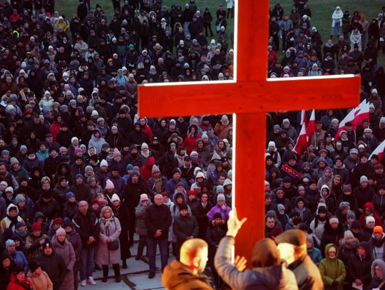 Droga krzyżowa na Majdanku. Wierni modlili się o pokój