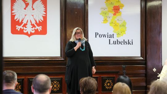 Świąteczny konkurs plastyczny organizowany przez Starostwo Powiatowe. Świąteczny konkurs plastyczny organizowany przez Starostwo Powiatowe.