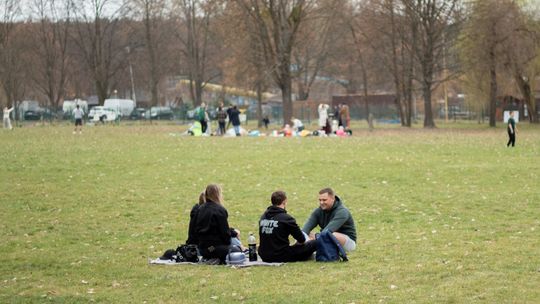 Wiosenny spacer nad Zalewem Zemborzyckim