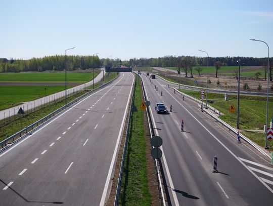 Prace wykończeniowe na obwodnicy Kocka na S19