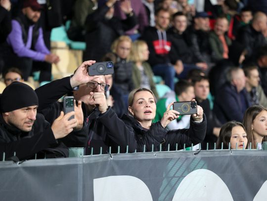 Fanatyczna atmosfera na trybunach. Zobacz zdjęcia kibiców na meczu Górnik Łęczna Śląsk Wrocław.