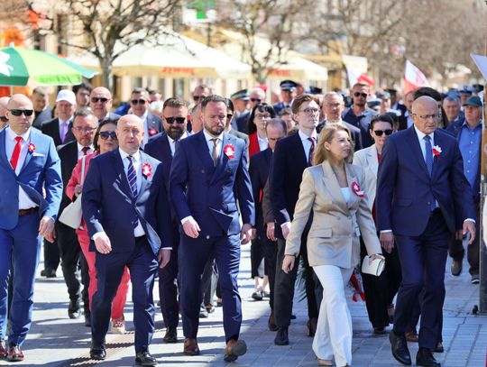 3 Maj na Placu Litewskim. Oficjalne uroczystości, festyn i wspólny polonez.