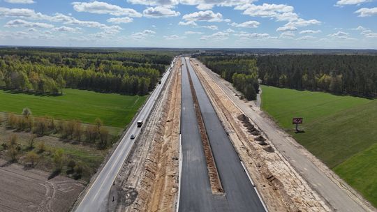 Coraz więcej asfaltu na S19. Nowe zdjęcia z budowy drogi Lublin-Lubartów