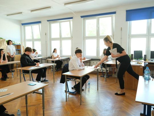 Rozpoczęły się gzaminy ósmoklasisty. W SP nr 18 odbył pisemny z jezyka polskiego.