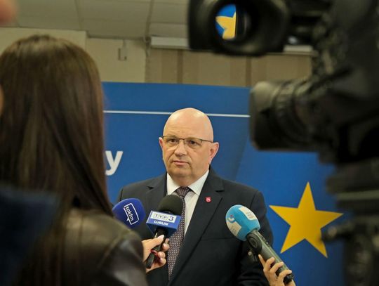 Wręczenie 21 umów EFS w Wojewódzkim Urząd Pracy.