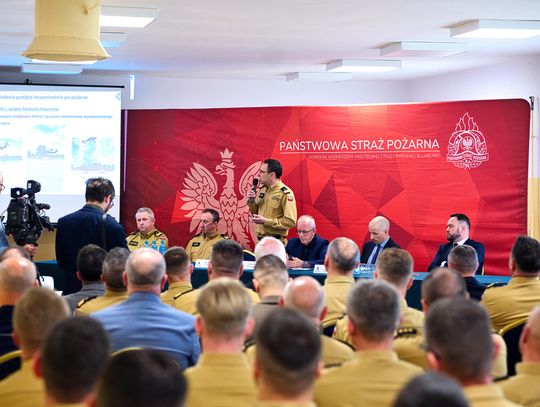 Uroczysta odprawa strażaków po pożarze Puszczy Solskiej