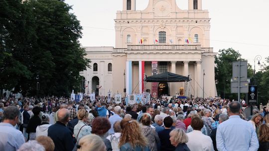 Rocznica Cudu Lubelskiego. Procesja przeszła ulicami Lublina.