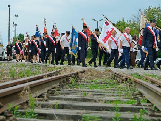 Obchody rocznicy Lubelskiego Lipca 80przed pomnikiem Doli Kolejarskiej