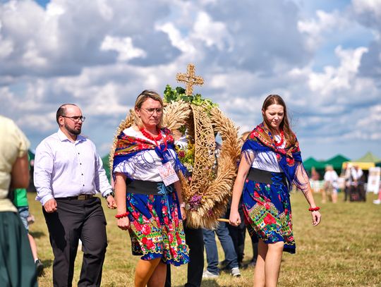 Korowód dożynkowy na Dożynkach Wojewódzkich w Świdniku