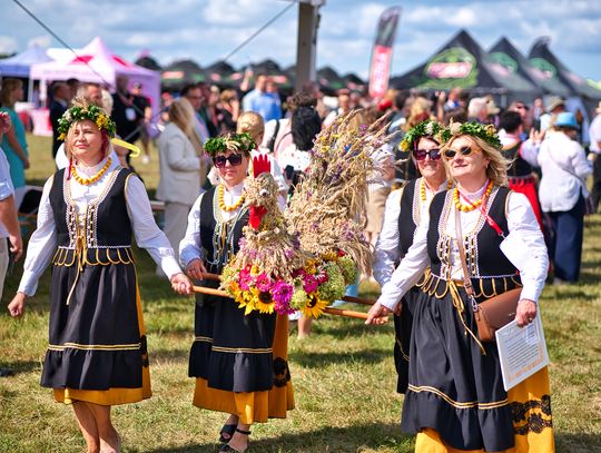 Korowód dożynkowy na Dożynkach Wojewódzkich w Świdniku