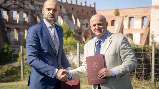Zamek w Krupem rewitalizacja 
