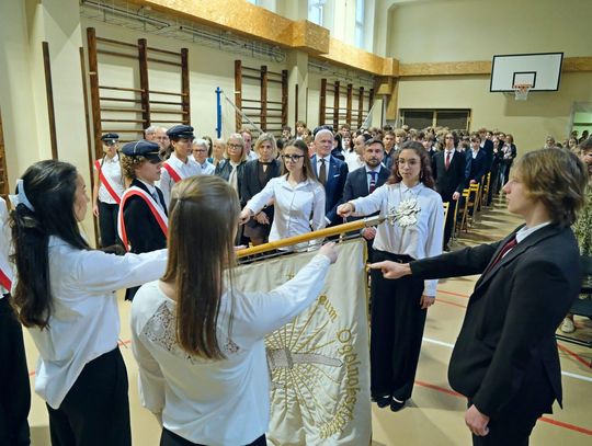 Unia świętuje 105 urodziny. Ślubowanie uczniów pierwszych klas