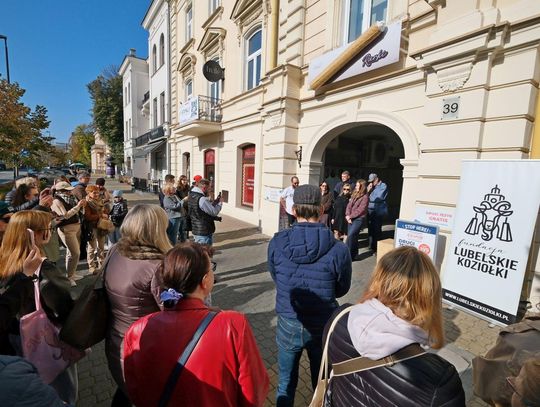 Koziołek Artur w meloniku i muszce stanął w centrum Lublina